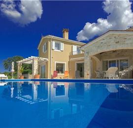 4 bedroom villa with pool near Sveti Lovrec, sleeps 8